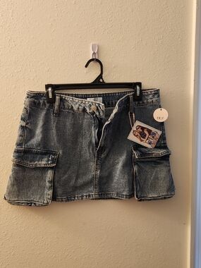 BBJ Denim Cargo Pocket Mini Skirt in Washed Blue